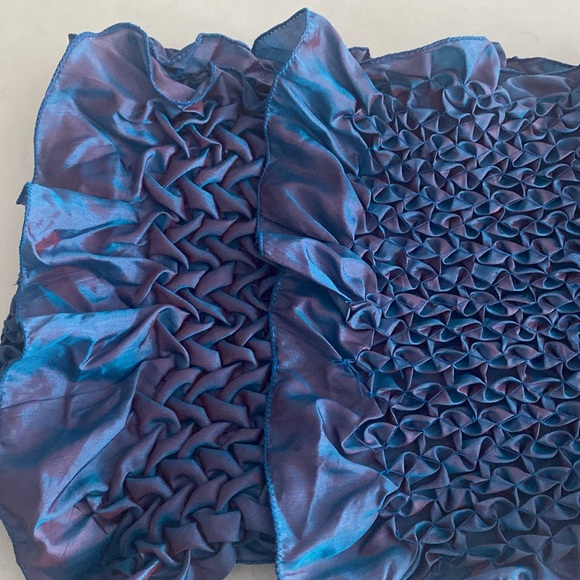 Blue/Purple Iridescent Table Scarf (2 sided - same coloring different pattern) - Picture 5 of 5